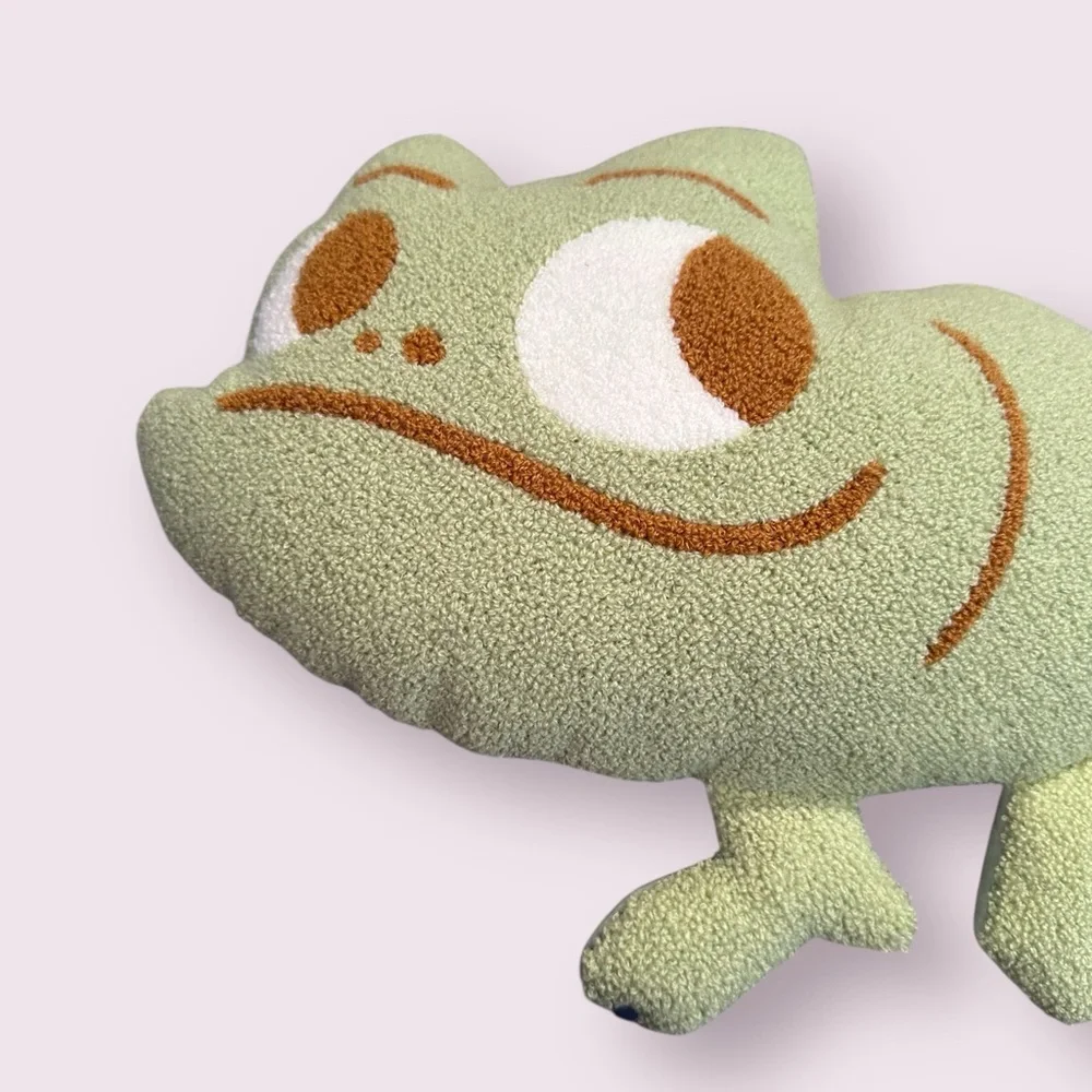 NWT Disney Target Pillowfort Rapunzel Pascal Decorative Pillow Plush - Picture 2 of 9